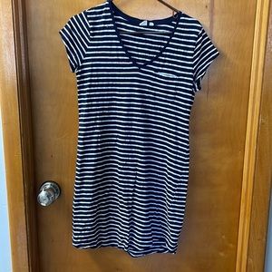 Gap short sleeve dress.